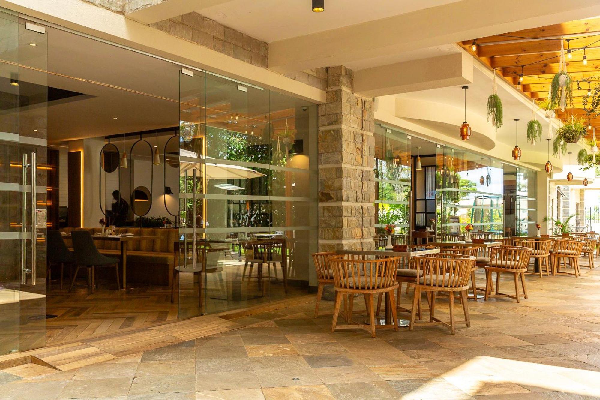 Alba Hotel Meru Exterior foto